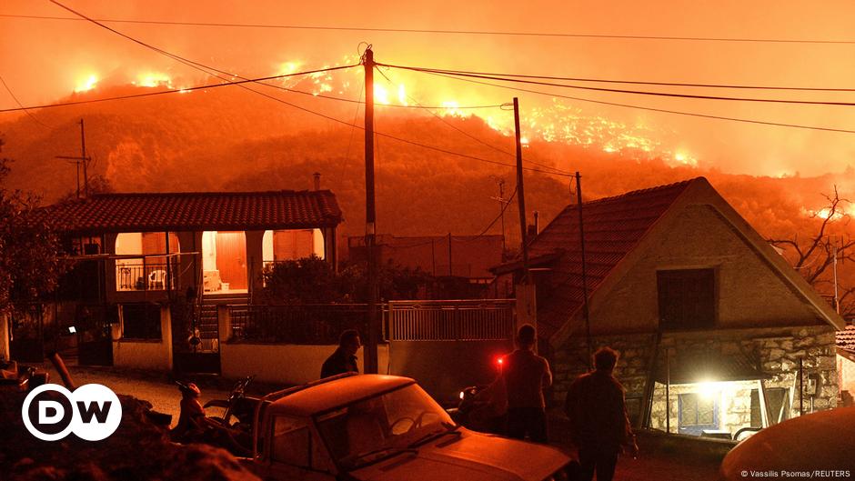 Greece: Wildfires near Corinth kill 2 people