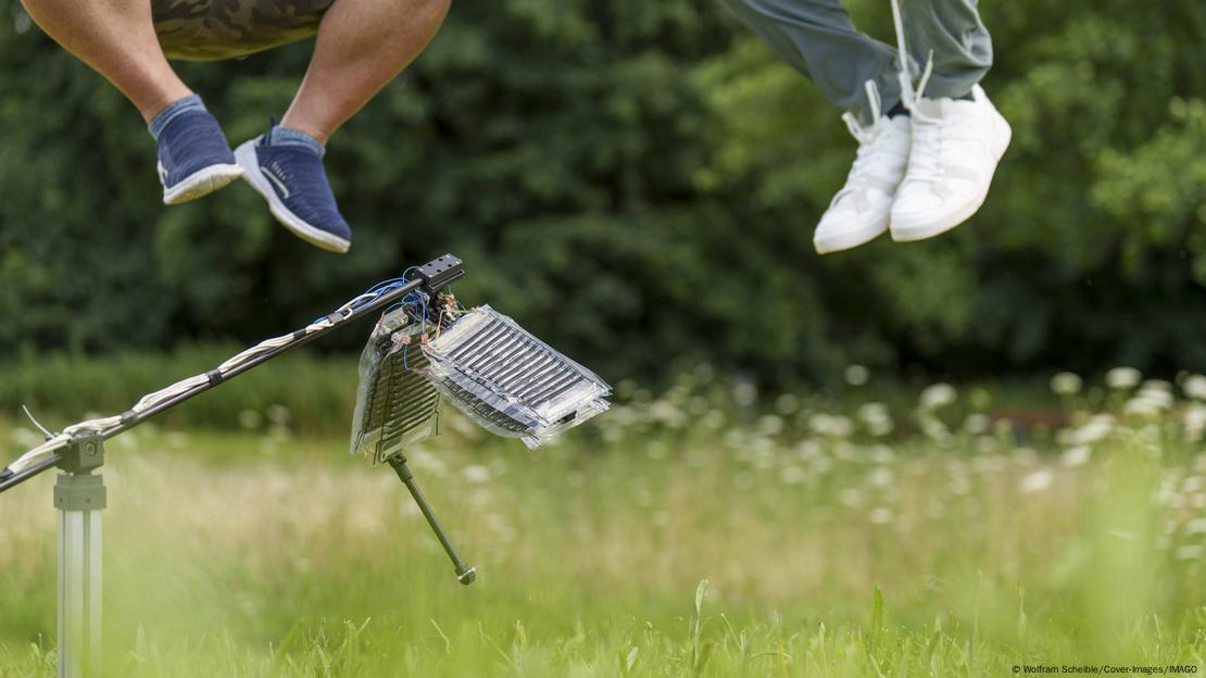 Primera pierna robótica con músculos artificiales