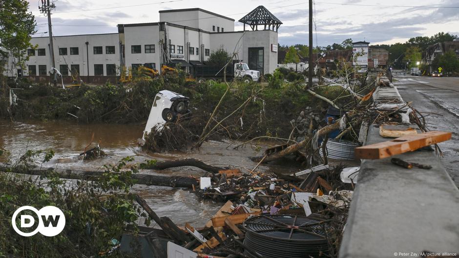 At hurricane site, Trump considers axing disaster agency – DW – 01/25/2025