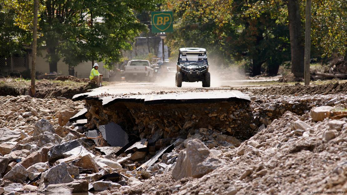 Der Sturm "Helene" zerstörte in North Carolina unter anderem diese Straße 