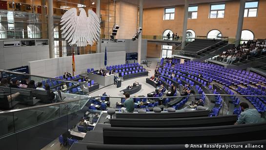 Germany: Far right decide vote on anti-migration proposal