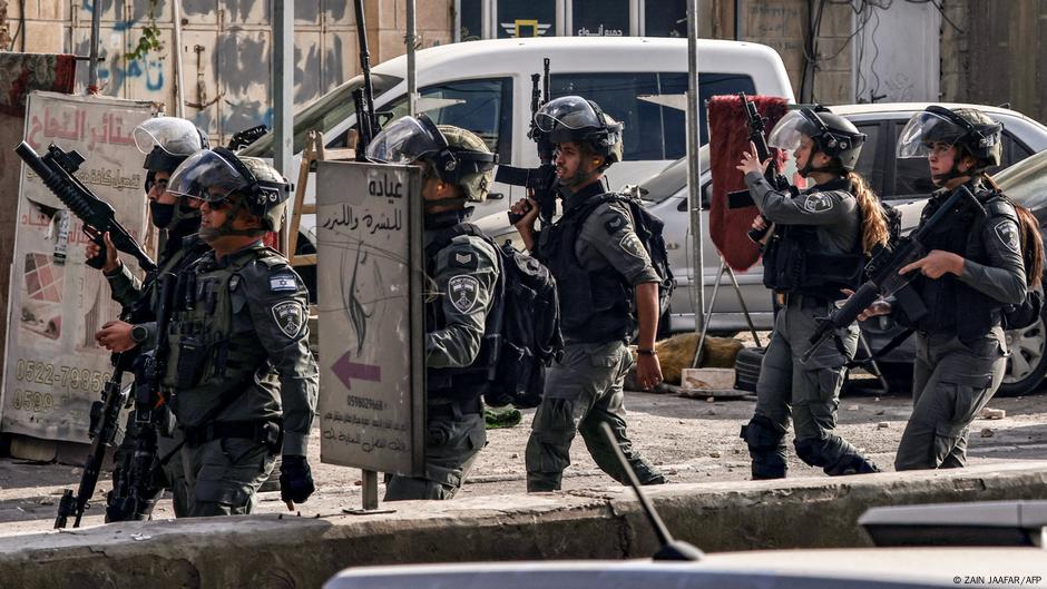 وفاة سيدة إسرائيلية حامل تعرضت لإطلاق نار بوسط الضفة الغربية
