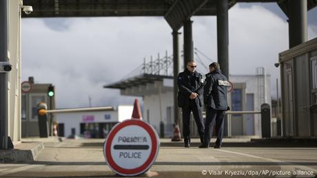 Κόσοβο: Ανοίγουν ξανά τα σύνορα για σερβικά προϊόντα