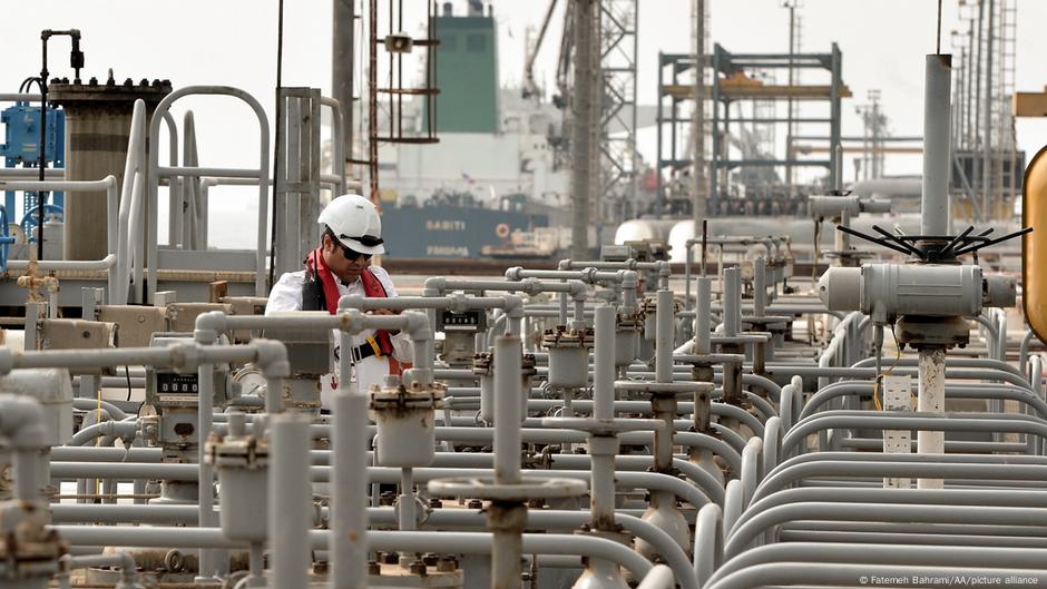 عقوبات أمريكية على "النفط الإيراني" رداً على قصف طهران لإسرائيل