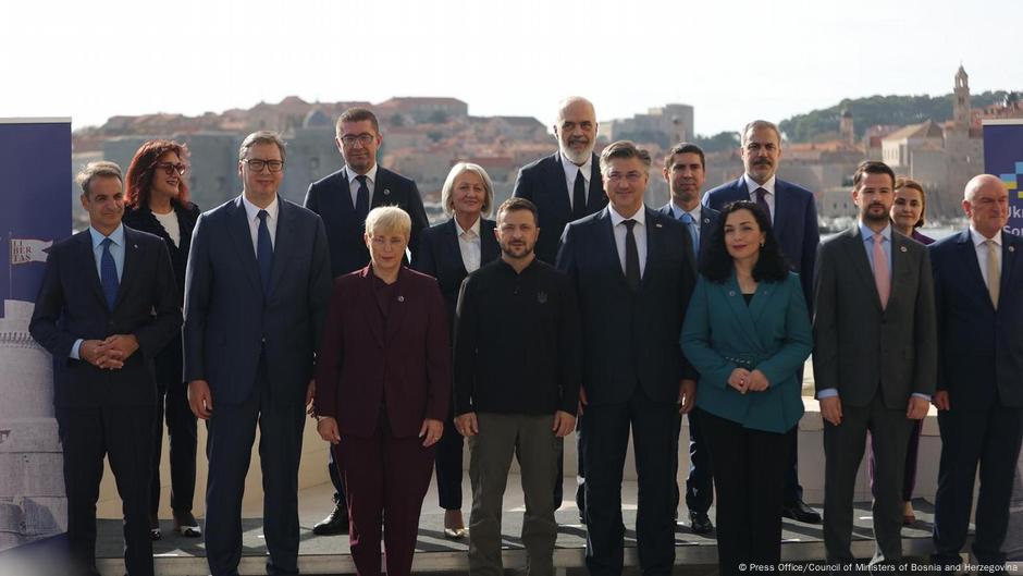 Zajednička fotografija sa samita u Dubrovniku: predsednik Ukrajine Volodimir Zelenski i lideri zemalja iz regiona