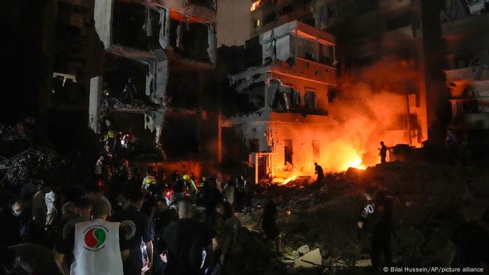 Ataques israelenses no centro de Beirute matam ao menos 22