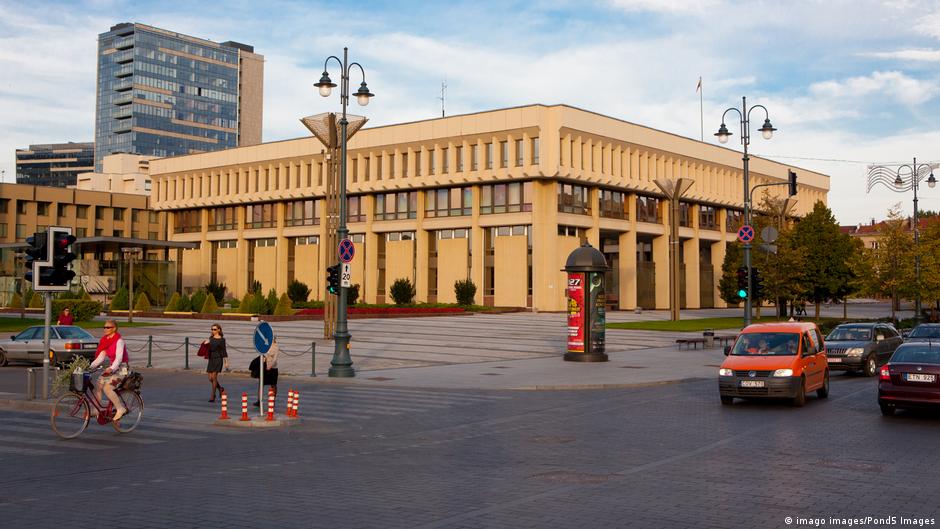 Литва подовжила санкції проти РФ і зводить новий військовий об'єкт