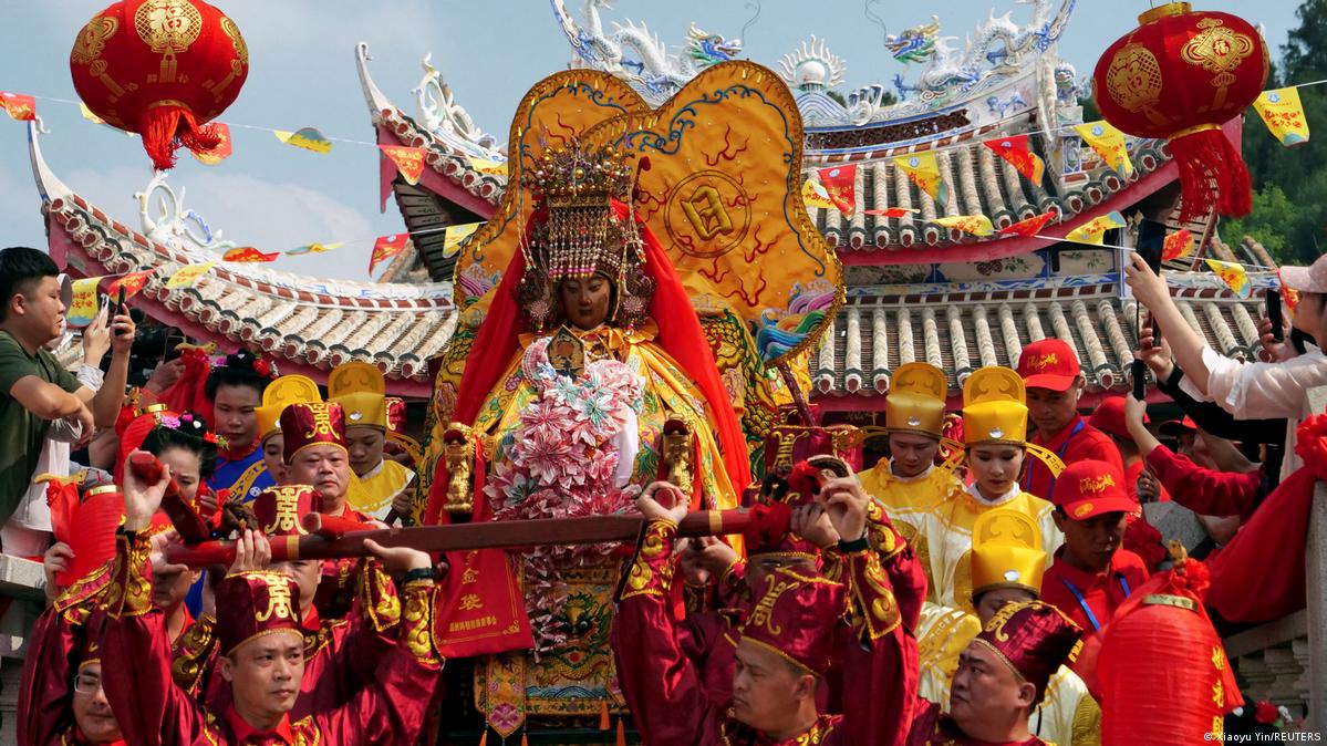 上千台灣信徒赴福建參與海祭媽祖祈福大典– DW – 2024年10月12日