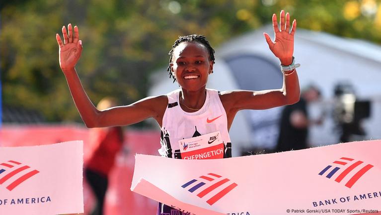 Ruth Chepngetich Breaks Marathon World Record For Women – DW – 10/13/2024