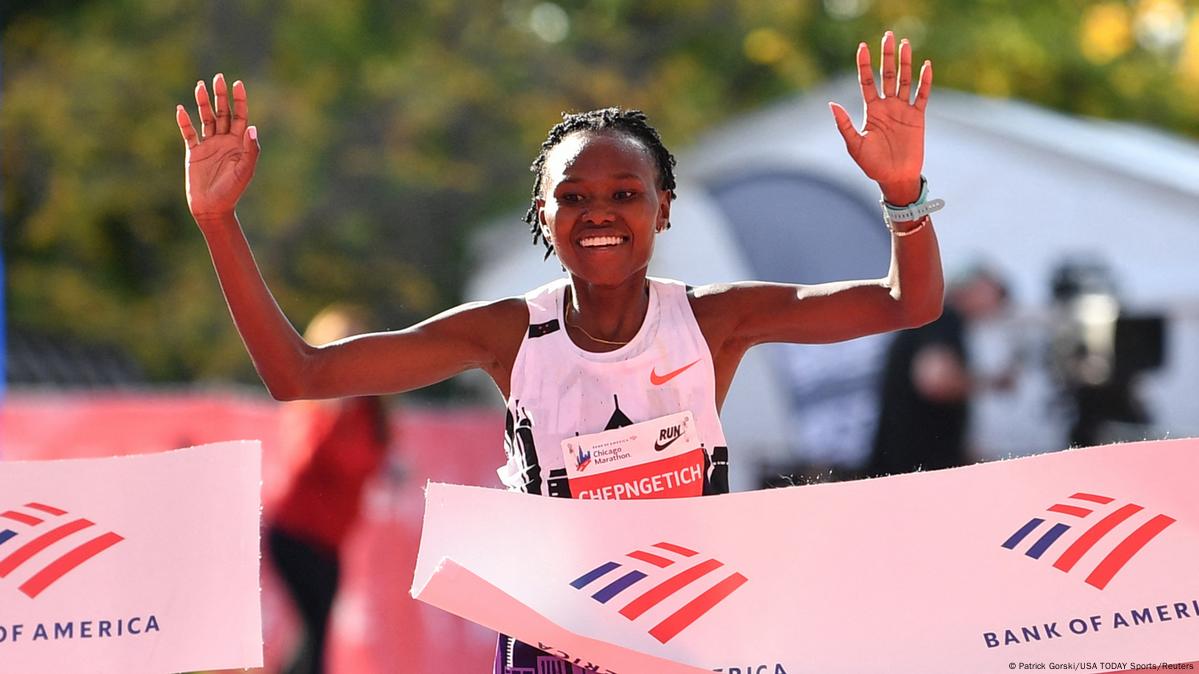 Ruth Chepngetich Breaks Marathon World Record For Women – DW – 10/13/2024