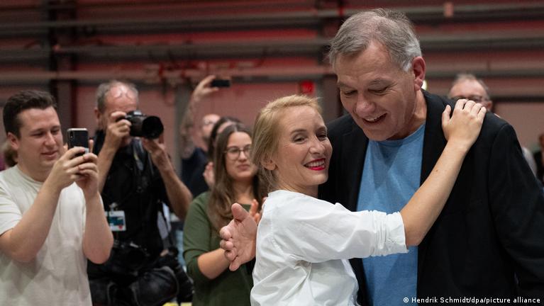 Germany: Socialist Left Party elects new leaders