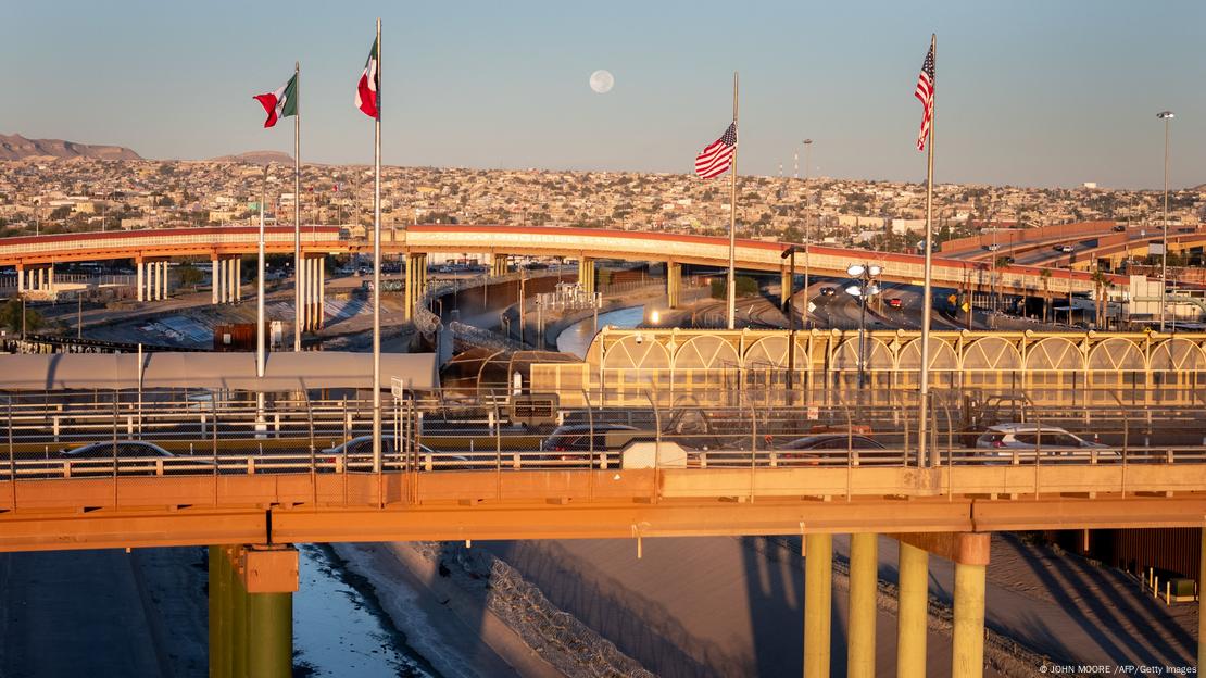 Foto de la frontera entre México y Estados Unidos Foto de la frontera entre México y Estados Unidos