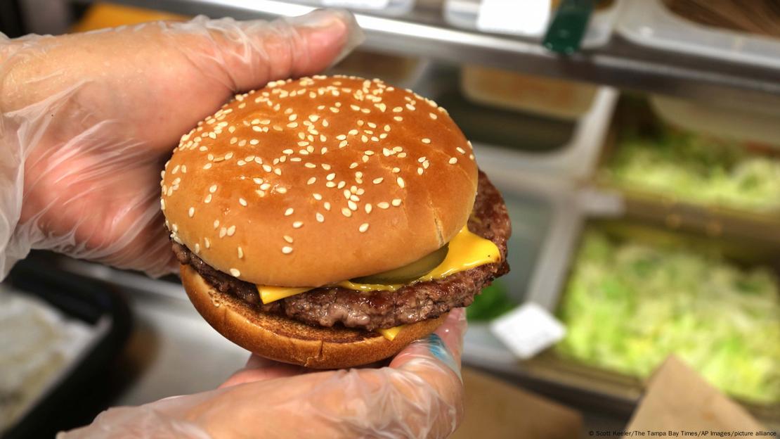 Las cebollas frescas de una compañía de California fueron señaladas como la fuente del brote de E. coli en McDonald's.