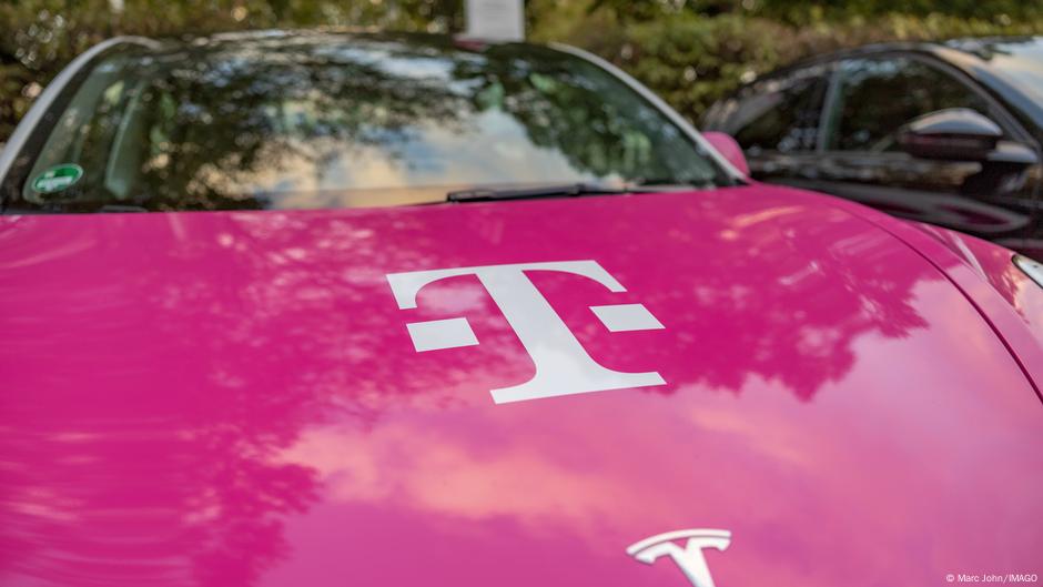 T kao Telekom i kao generalni direktor Telekoma - Timoteues Tim Hetges