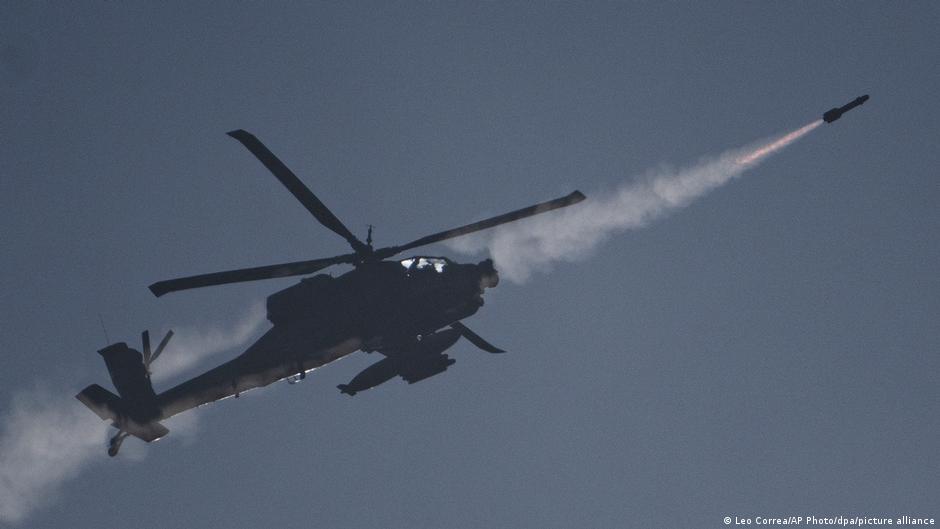 قصف إسرائيلي واستهداف أعضاء في حزب الله رغم وقف إطلاق النار