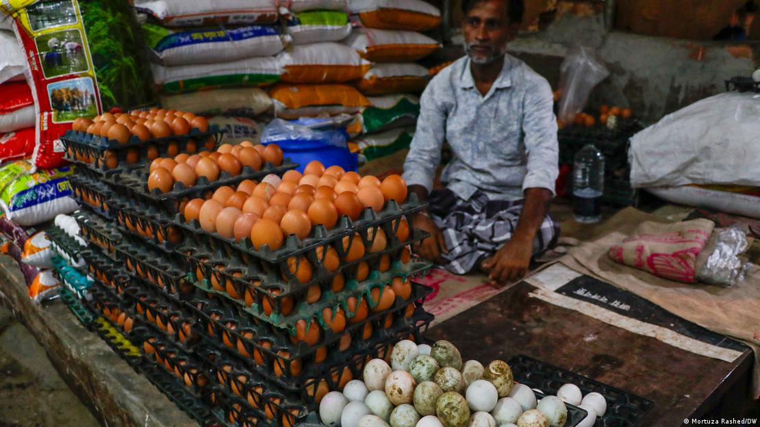 কারওয়ান বাজারের একটি দোকান