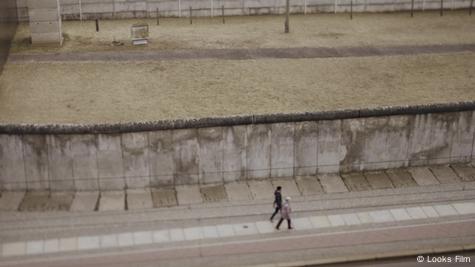 PUTTING BACK THE WALL Berlin 洋書 61AZH5FpdLL._UF350,350_QL50_.jpg