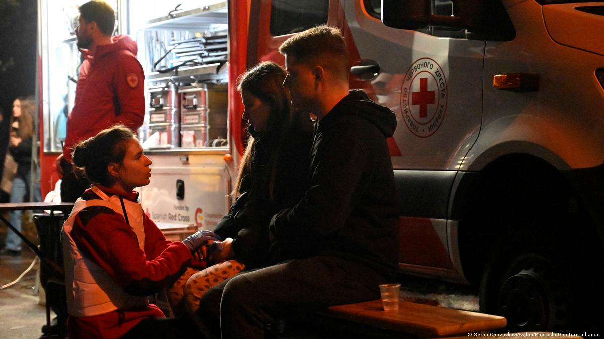 Ukraine updates Russia hits Kyiv, Dnipro after BRICS event DW 10