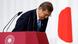 PM baru Jepang, Shigeru Ishiba, memberi hormat kepada pejabat partai LDP setelah ia memberikan konferensi pers di Tokyo, Jepang, 28 Oktober 2024. PM baru Jepang, Shigeru Ishiba, memberi hormat kepada pejabat partai LDP setelah ia memberikan konferensi pers di Tokyo, Jepang, 28 Oktober 2024.