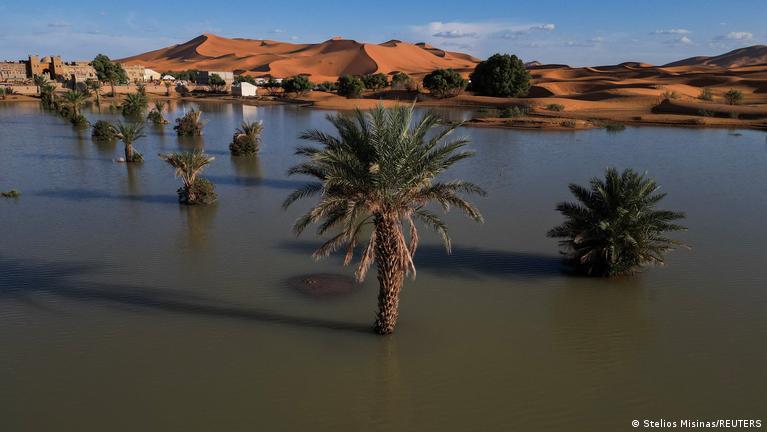 Flooding in Morocco turns Sahara Desert into a lake – DW – 10/28/2024