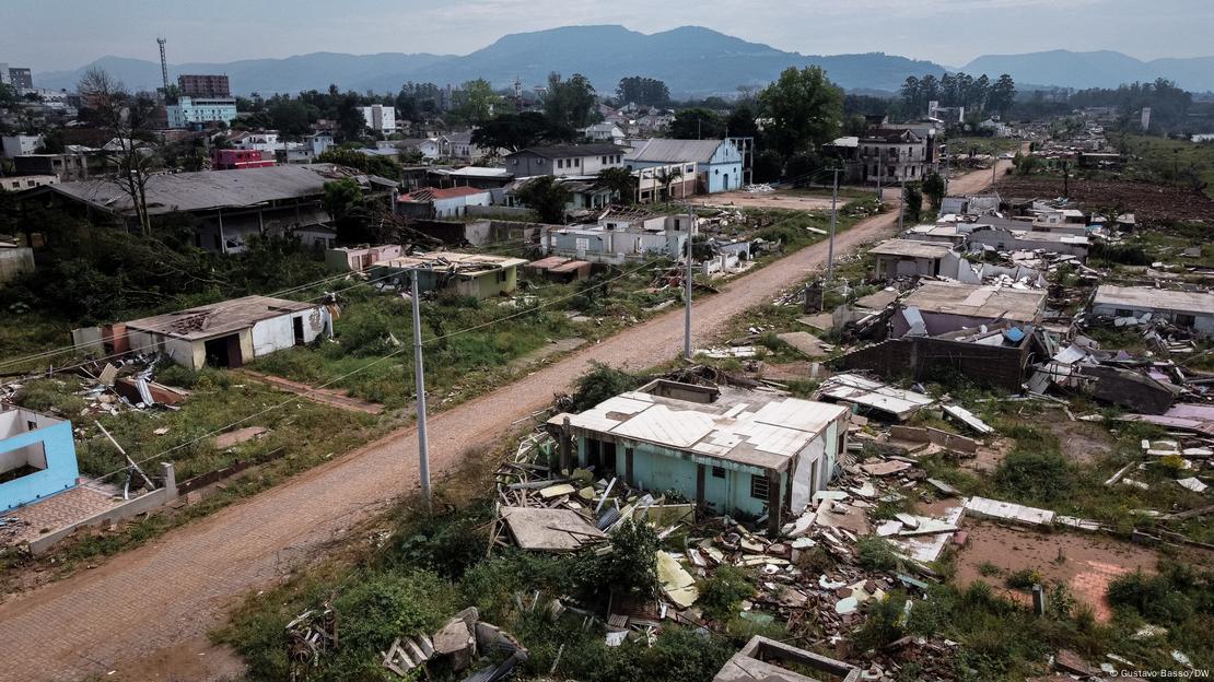 Casas destruídas em Navegantes, em Arraio do Meio