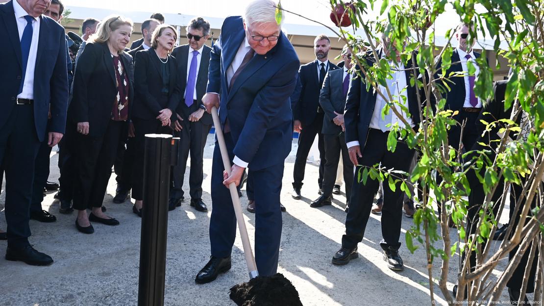 Bundespräsident Steinmeier pflanzt in Thessaloniki symbolisch einen Baum 