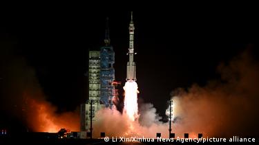Chinese space mission blasts off to test lunar bricks – DW – 10/29 ...