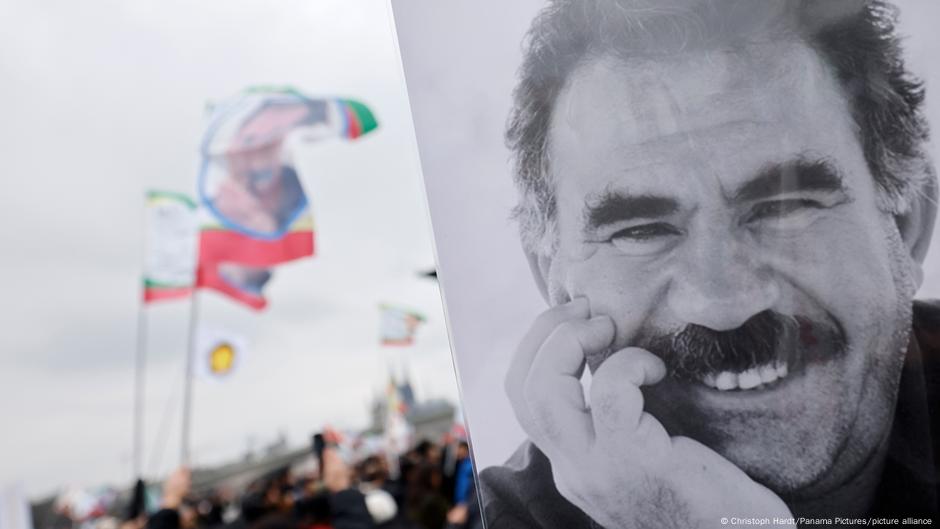 صحيفة تركية: أنقرة ستسمح لحزب مؤيد للأكراد بزيارة أوجلان في سجنه