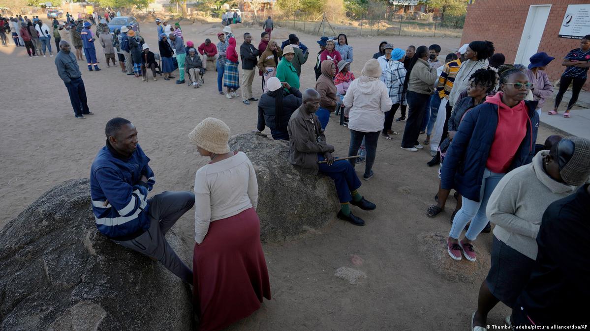 Le Botswana élit son président et son Parlement DW 30/10/2024