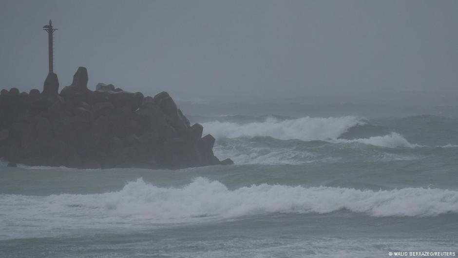 Tifón Danas azota Taiwán con vientos récord – DW – 07/07/2025