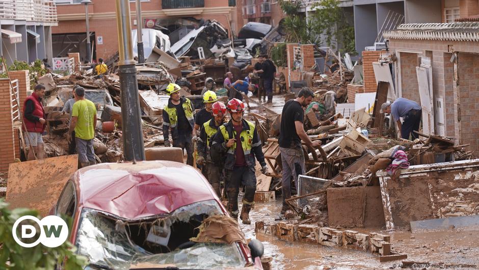 Valencia death toll rises to over 200 after floods in Spain