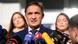 Alexandr Stoianoglo se dirige a los medios tras emitir su voto en Chisinau. Alexandr Stoianoglo se dirige a los medios tras emitir su voto en Chisinau.