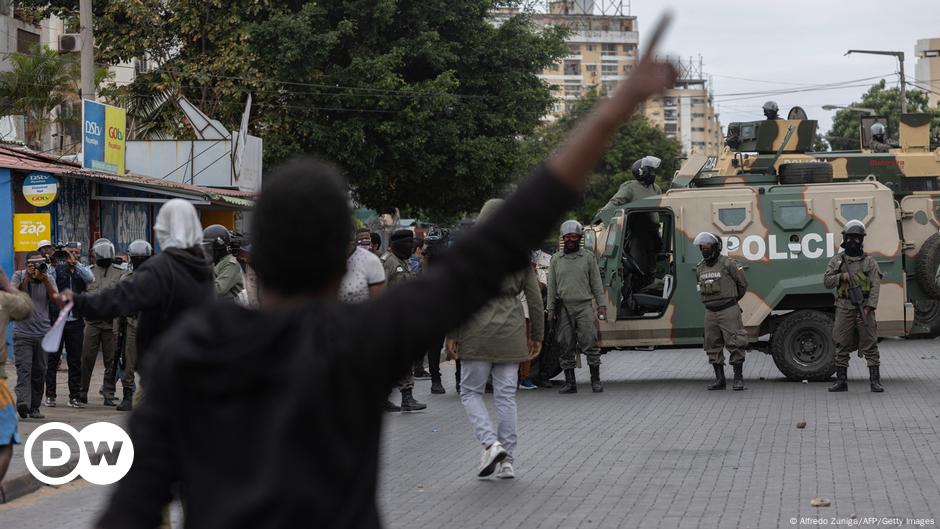 Mozambique: Police Use Tear Gas On Protesters In Maputo – DW – 11/07/2024