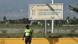 Un agente de Policía en el predio del aeropuerto Toussaint Louverture, Puerto Príncipe, Haití. Un agente de Policía en el predio del aeropuerto Toussaint Louverture, Puerto Príncipe, Haití.