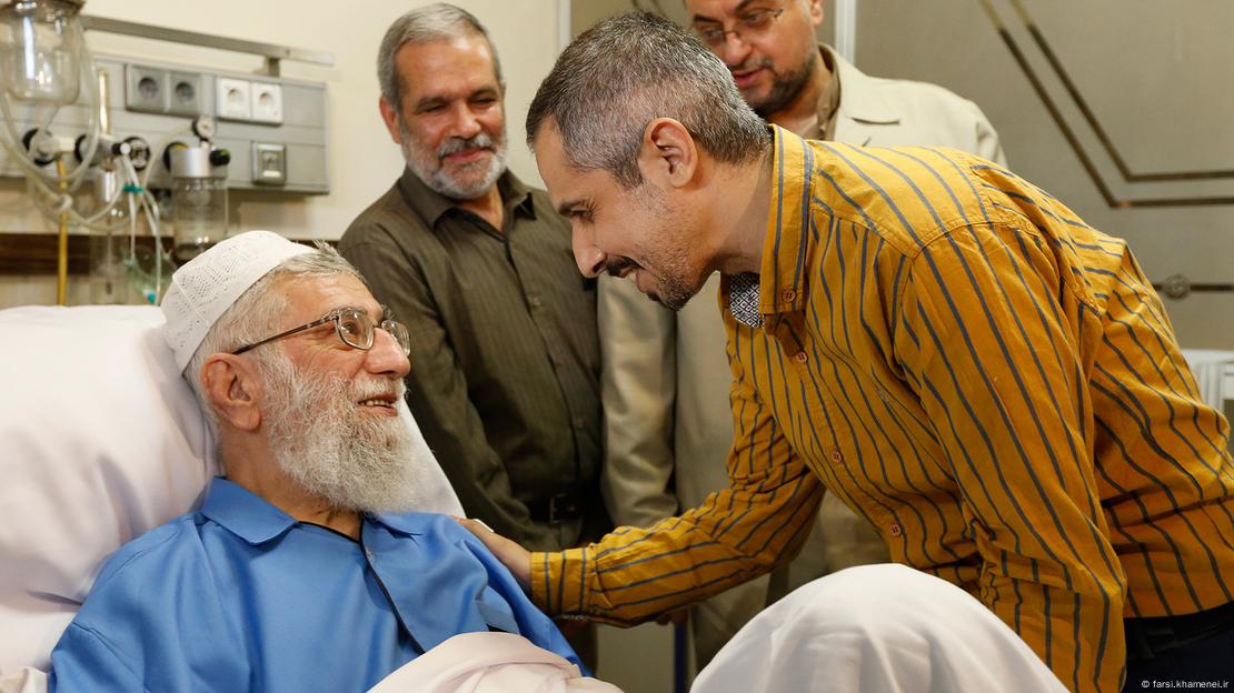 عیادت جواد رضویان از علی خامنهای- شهریورماه ۱۳۹۳ عیادت جواد رضویان از علی خامنهای- شهریورماه ۱۳۹۳