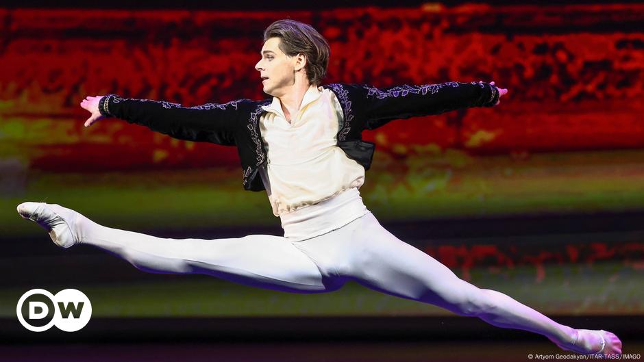 Russian ballet star gets public funeral at Mariinsky Theater