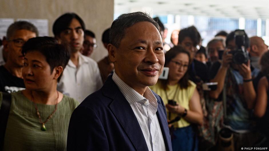 Revisan penas a 12 activistas prodemocracia en Hong Kong – DW – 14/07/2025