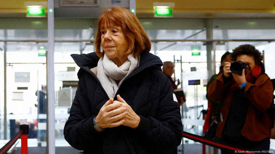 Una francesa violada se convierte en heroína  – DW – 29/11/2024