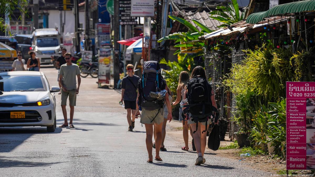 Laos Mourns Methanol Poisoning Death Of Tourists – DW – 11/23/2024