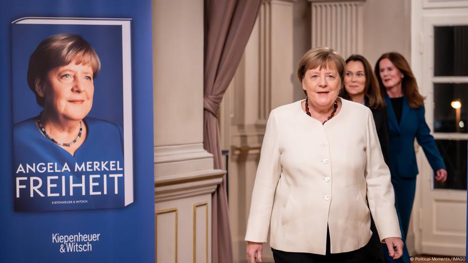 Angela Merkel u „Nemačkom pozorištu“ u Berlinu na promociji svojih memoara pod naslovom „Sloboda“