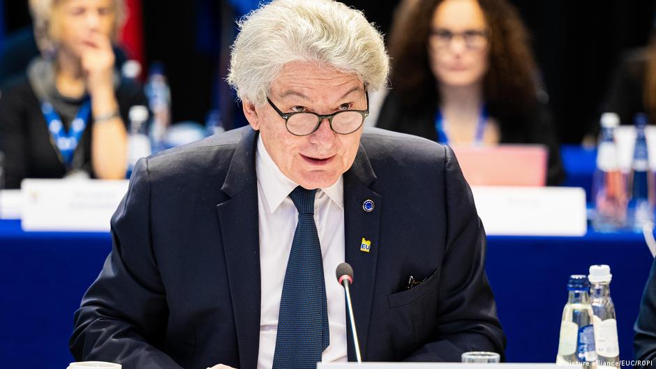 US bans ex-EU commissioner, others over social media rules  DW  12/24/2025