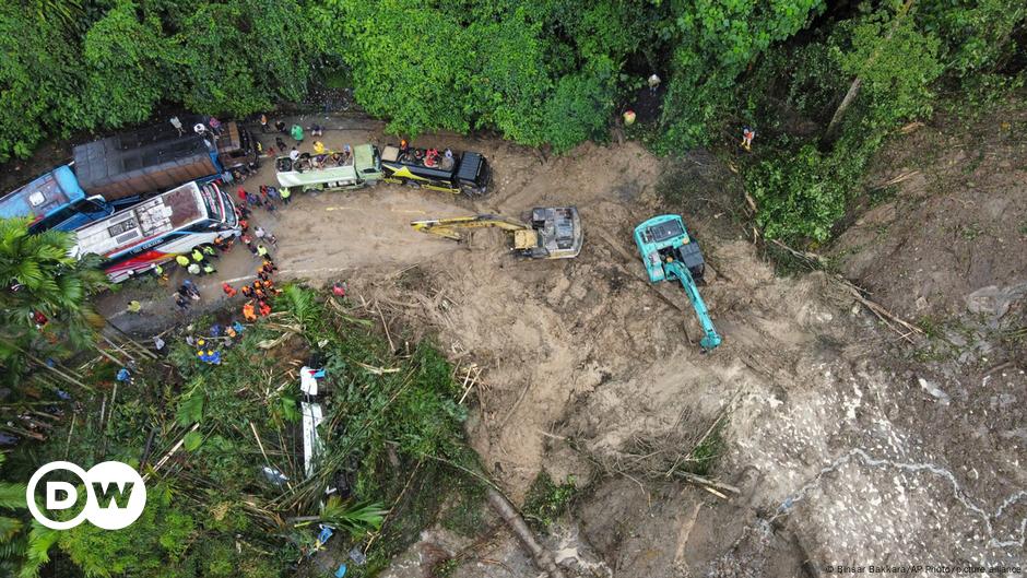 Floods, landslides kill 31 in North Sumatra