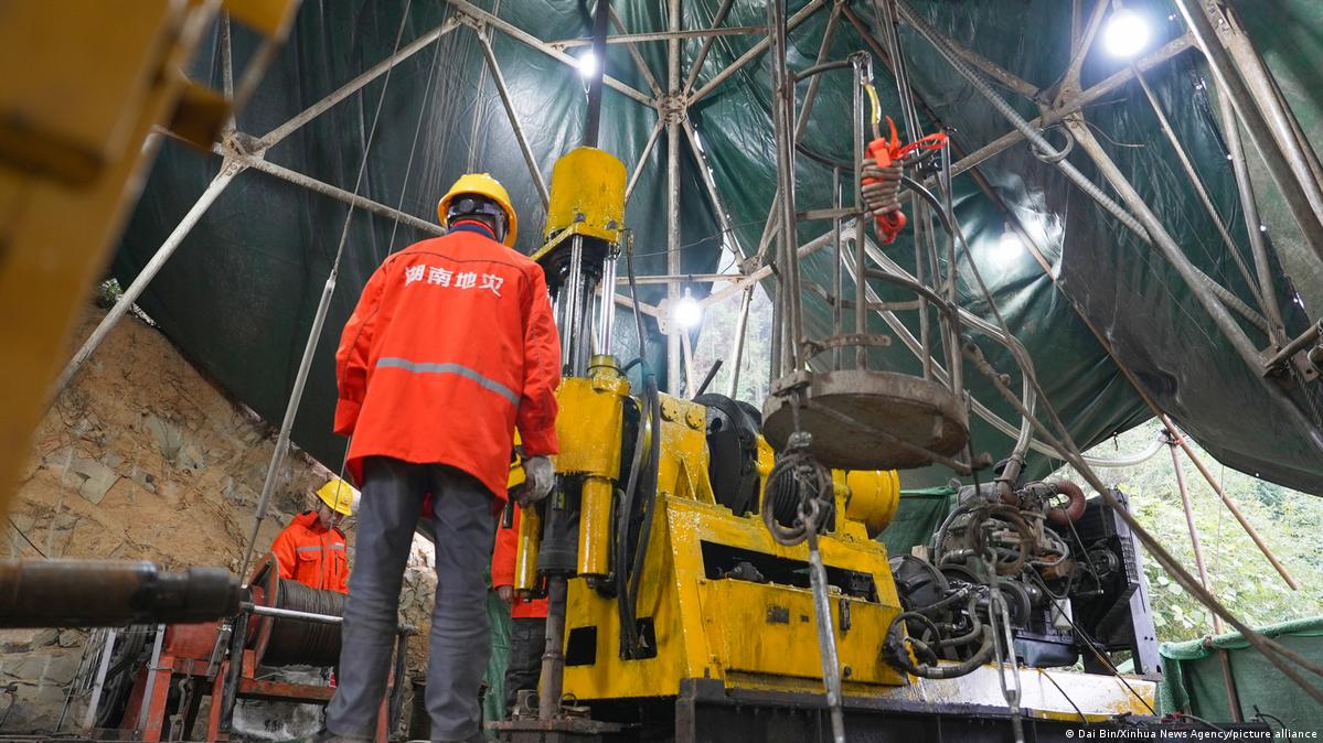 Localizan el yacimiento de oro más grande del mundo – DW – 03/12/2024