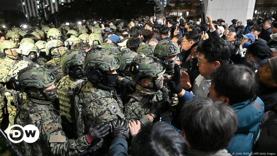 South Korea ends martial law after lawmakers vote it down DW 12/03/2024