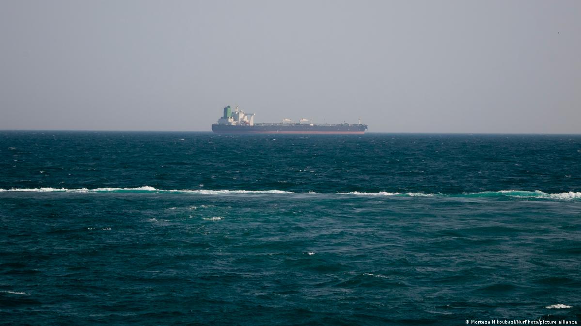 EE.UU. sanciona a 35 entidades por transporte de crudo iraní – DW – 04/12/2024