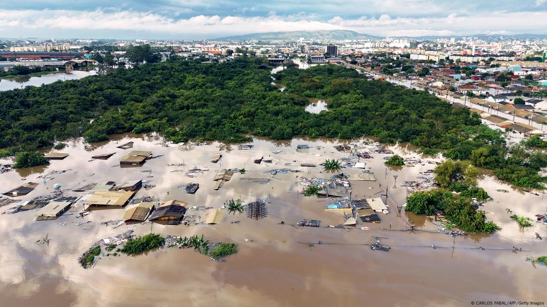 Bairro embaixo d'água em Porto Alegre Bairro embaixo d'água em Porto Alegre