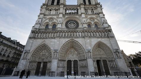 Fasada e Katedrales së Parisit Notre Dame