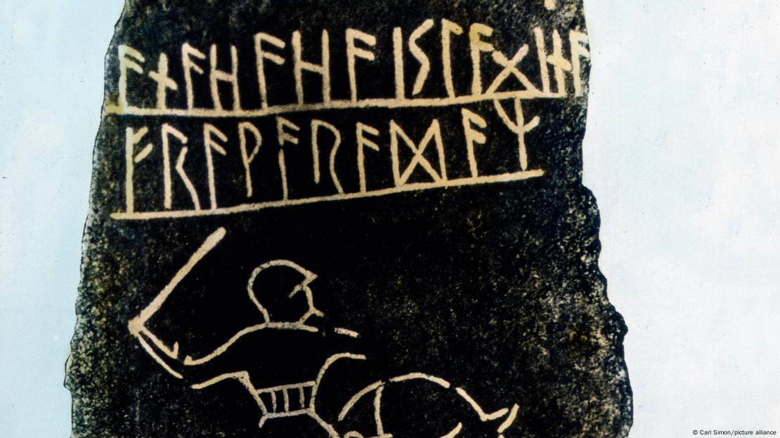 Más allá del mito, los bárbaros demuestran un conocimiento avanzado de sustancias psicoactivas que desafiaba las ideas preconcebidas. En la imagen, una piedra con la imagen de un luchador bajo una inscripción rúnica. Más allá del mito, los bárbaros demuestran un conocimiento avanzado de sustancias psicoactivas que desafiaba las ideas preconcebidas. En la imagen, una piedra con la imagen de un luchador bajo una inscripción rúnica.