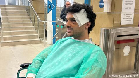 Përkthyesi Data Kharaishvili në spital me fasho në kokë Përkthyesi Data Kharaishvili në spital me fasho në kokë