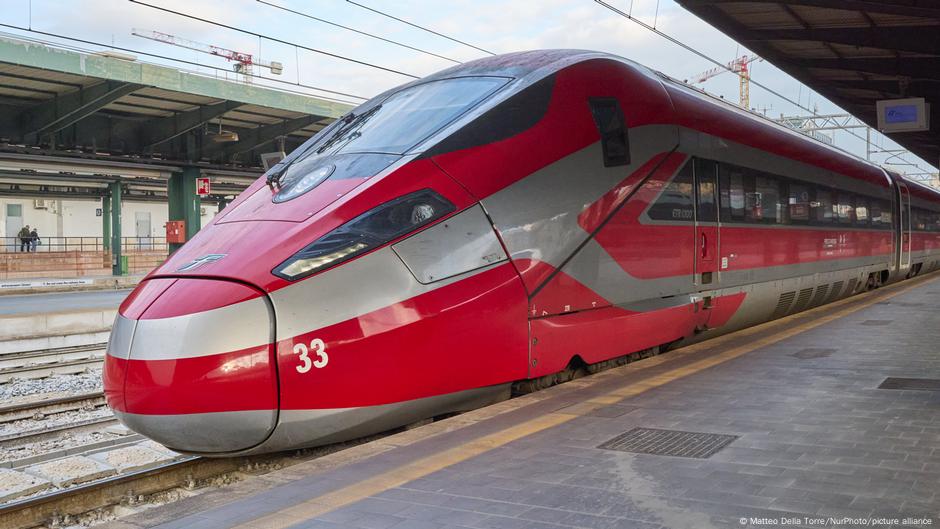 Trenitalia tops list of Europe’s rail operators — study – DW – 12/09/2024